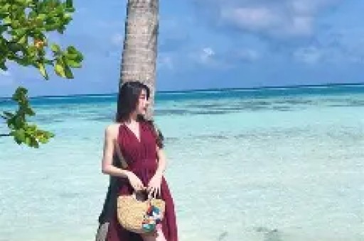 “假洋牌”售后无门带货女演员张静初面临47人集体诉讼