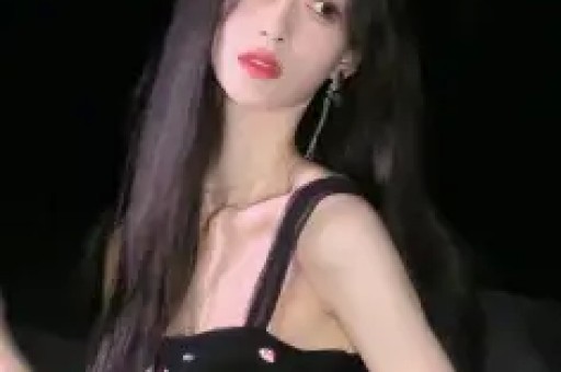 刘晓庆私密聊天记录全网疯传律师：转发的每个人可能都违法了